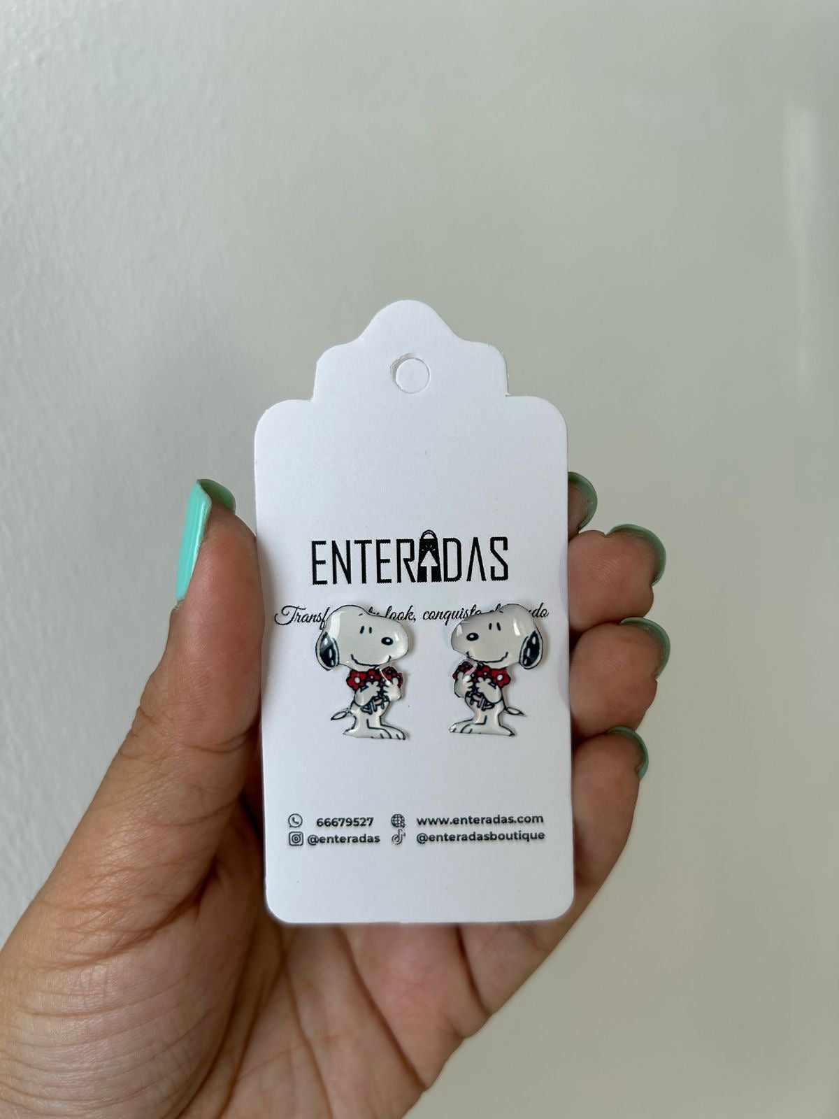 Aretes de Snoopy flores
