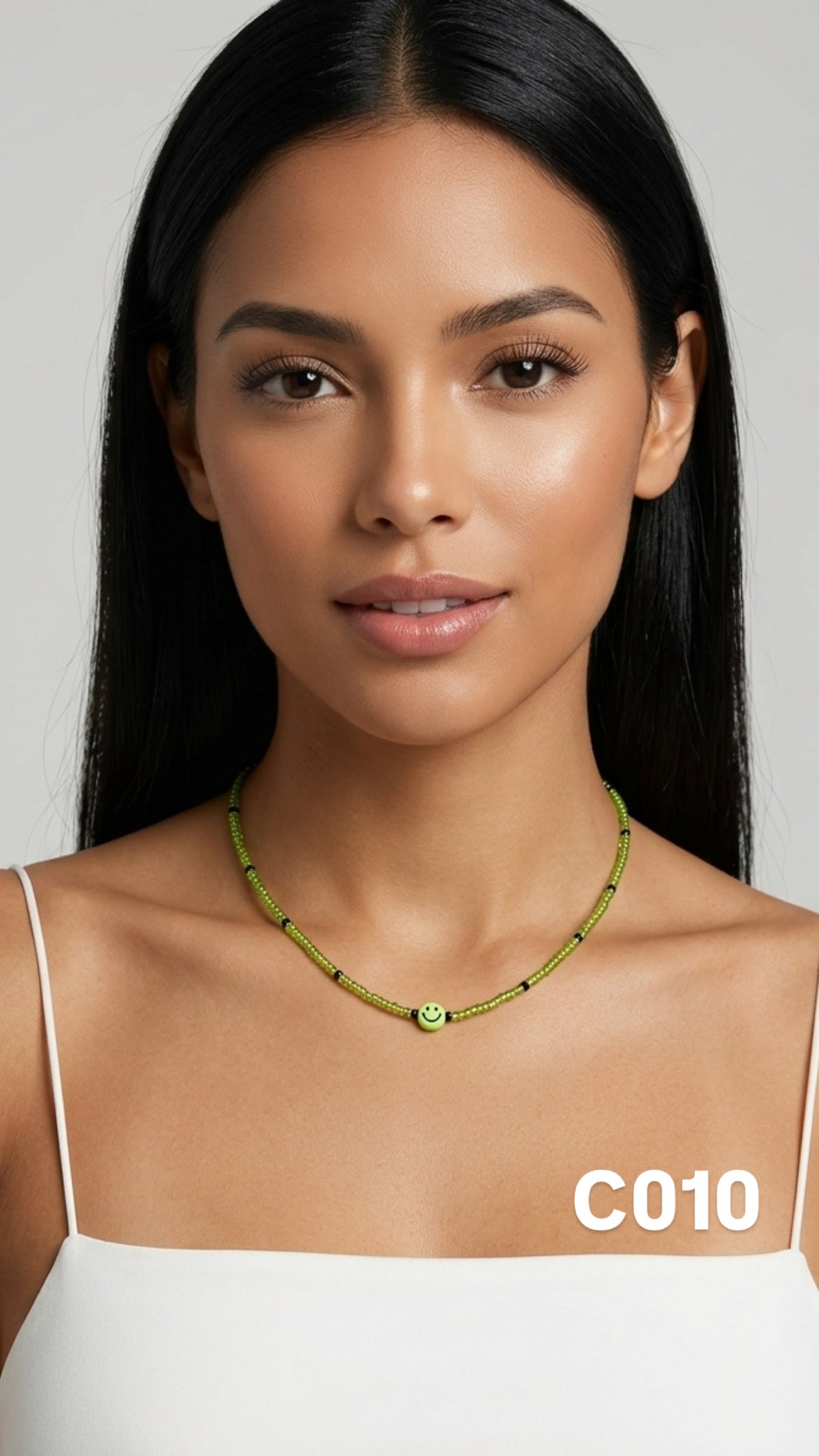 Collar carita feliz verde