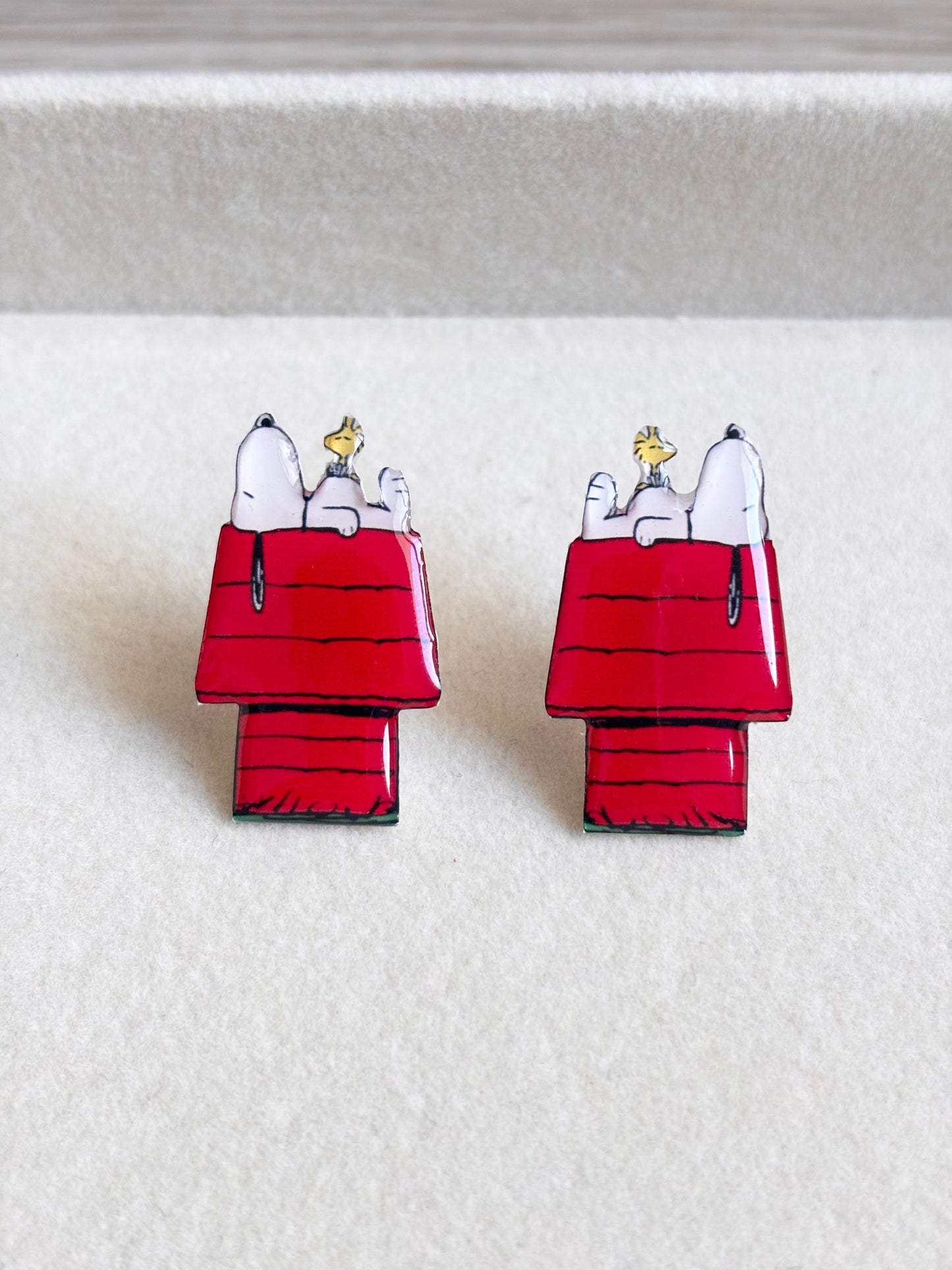 Aretes Snoopy Casita