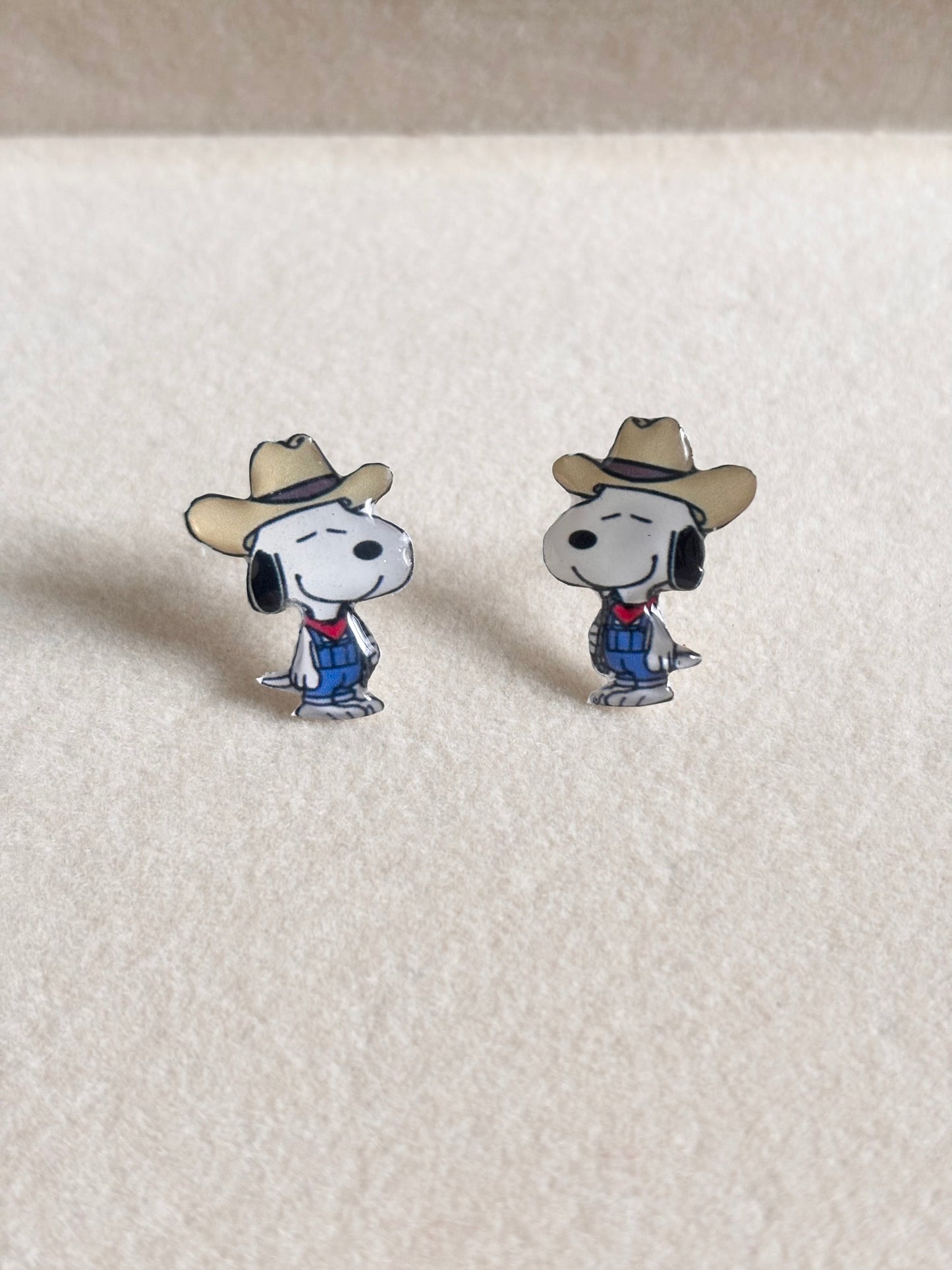 Aretes de Snoopy Panama