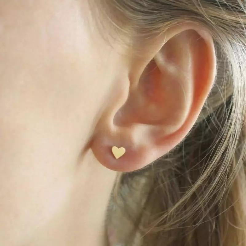 Aretes mini corazones