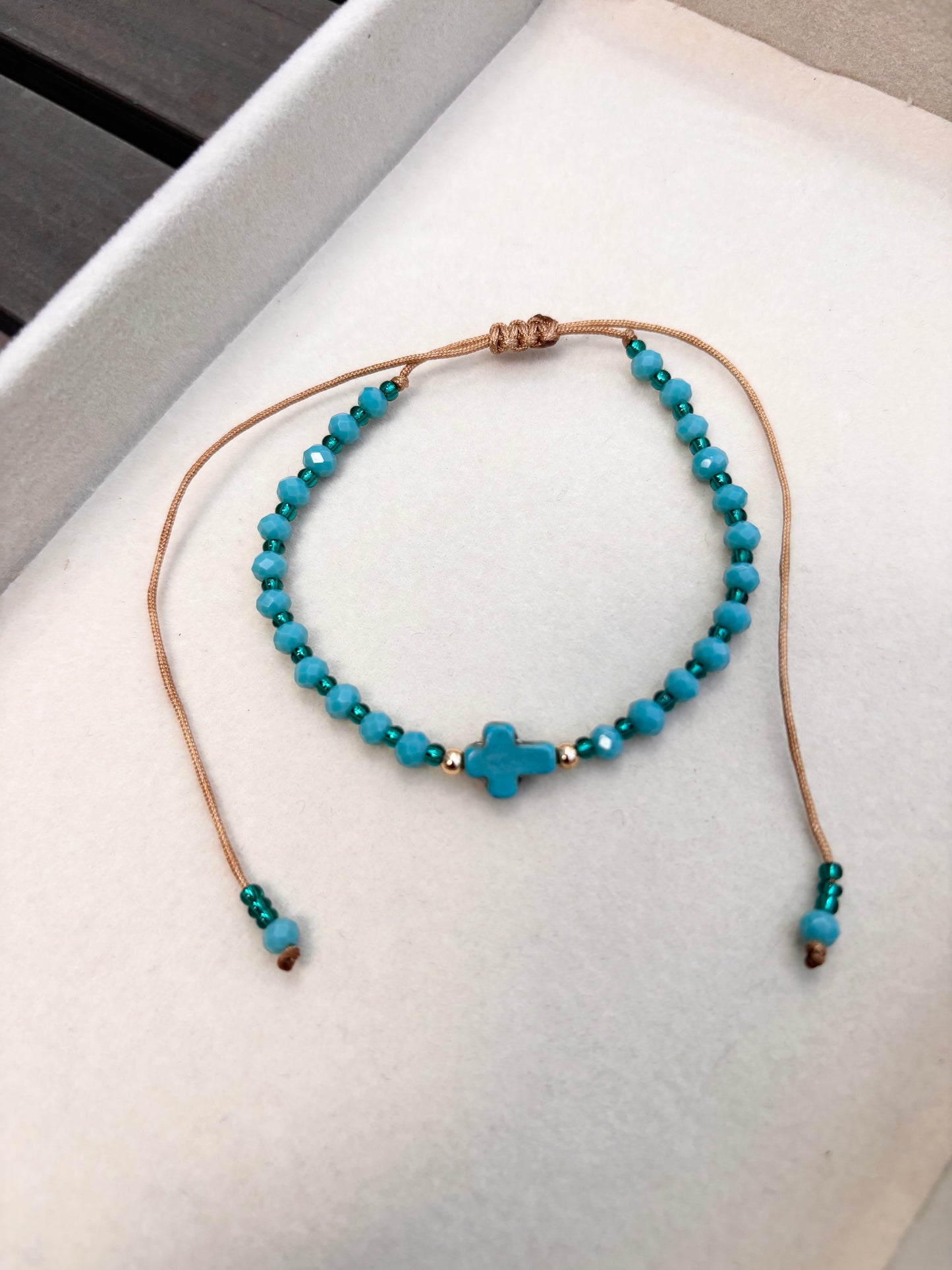 Pulsera cruz turquesa