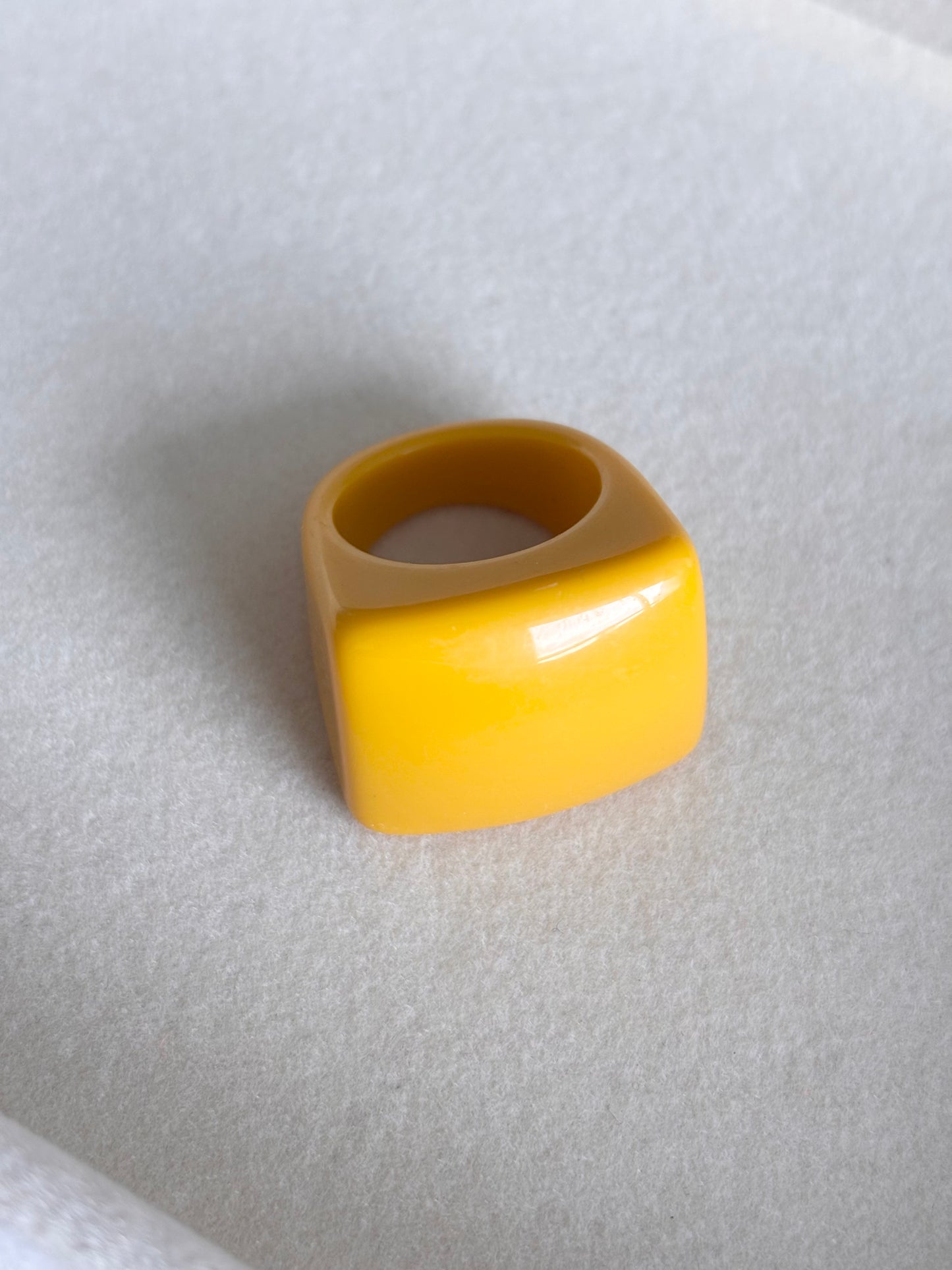 Sortija glam mostaza