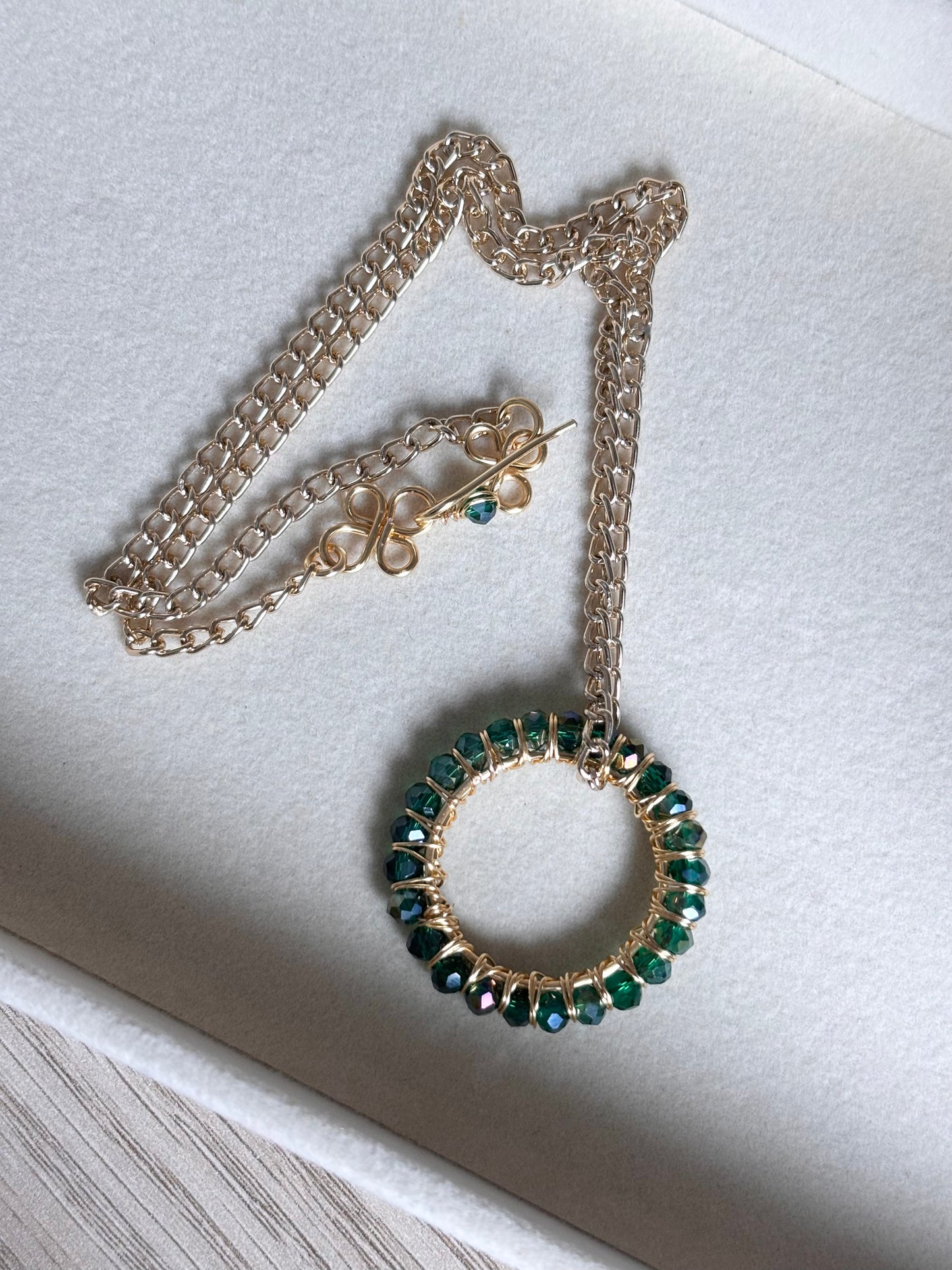 Collar Cristales verde tornasol