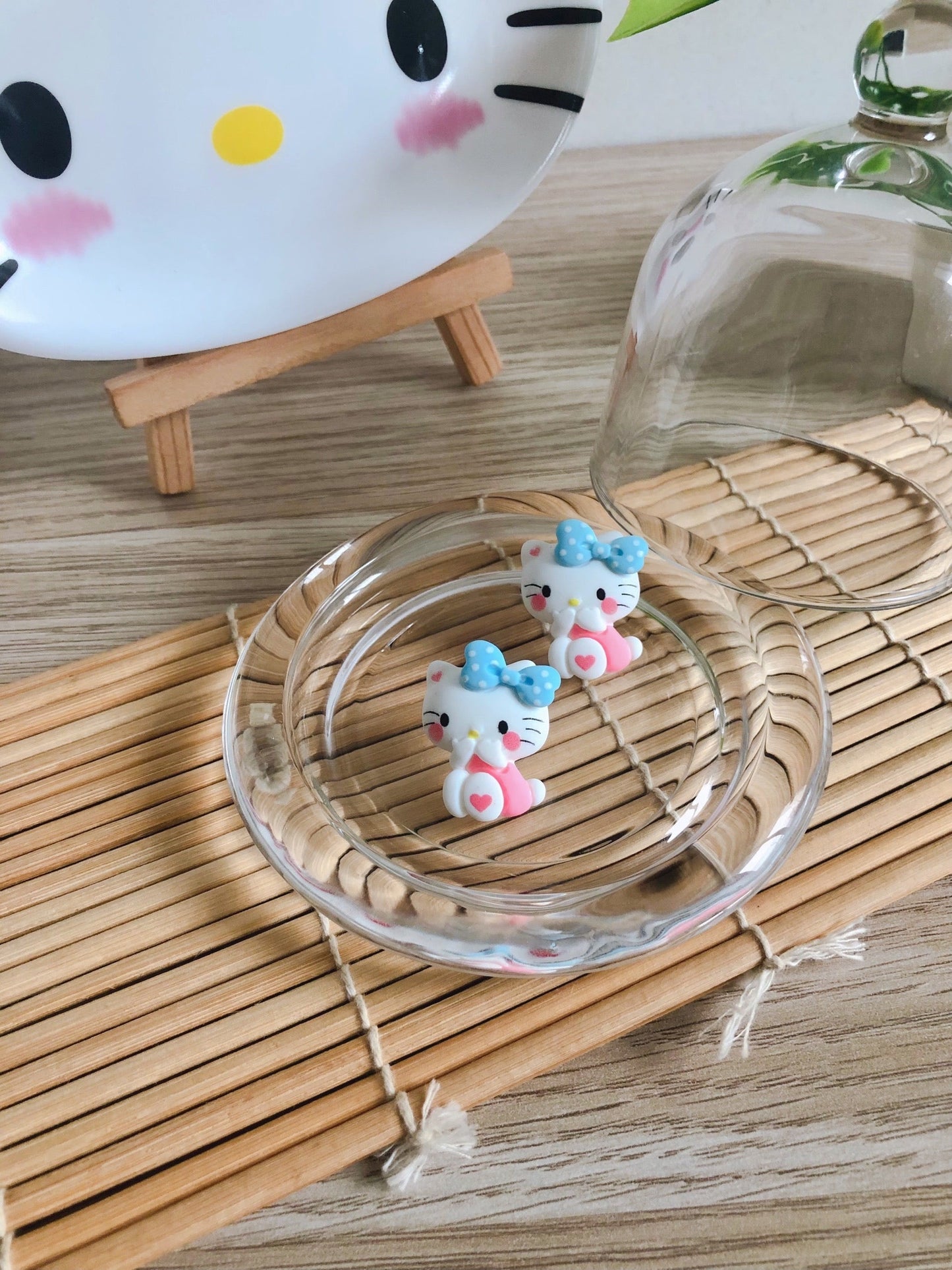 Aretes Hello Kitty rosa