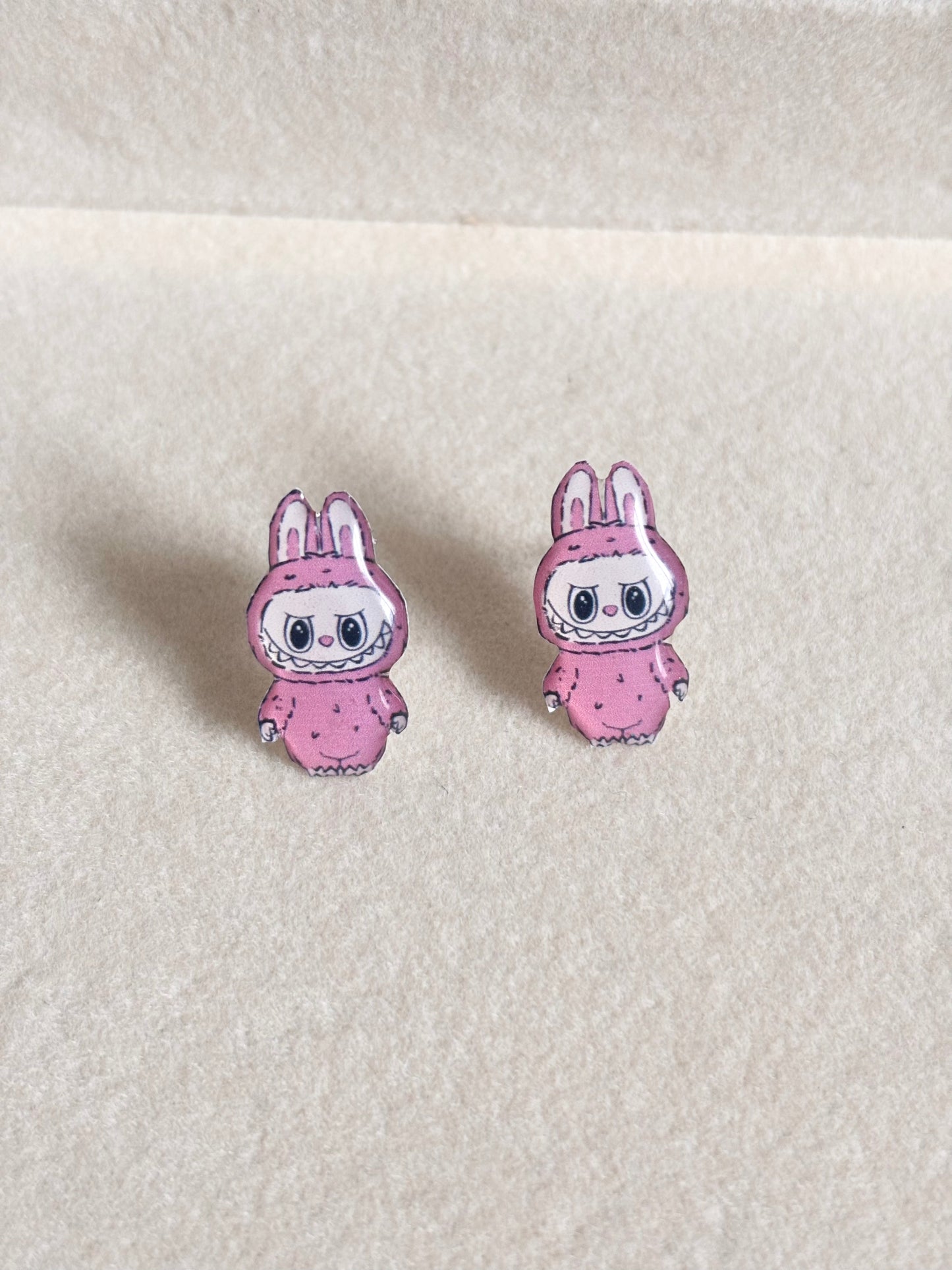 Aretes labubu rosa