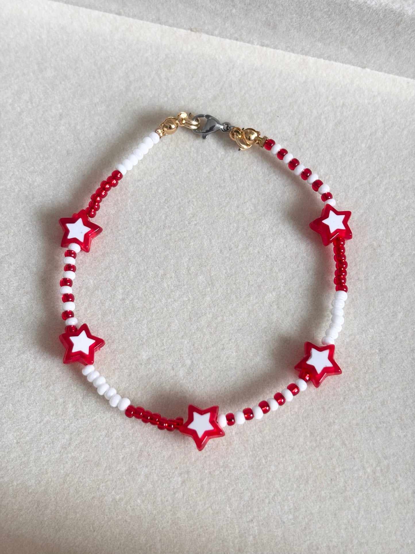 Pulsera estrellas rojas