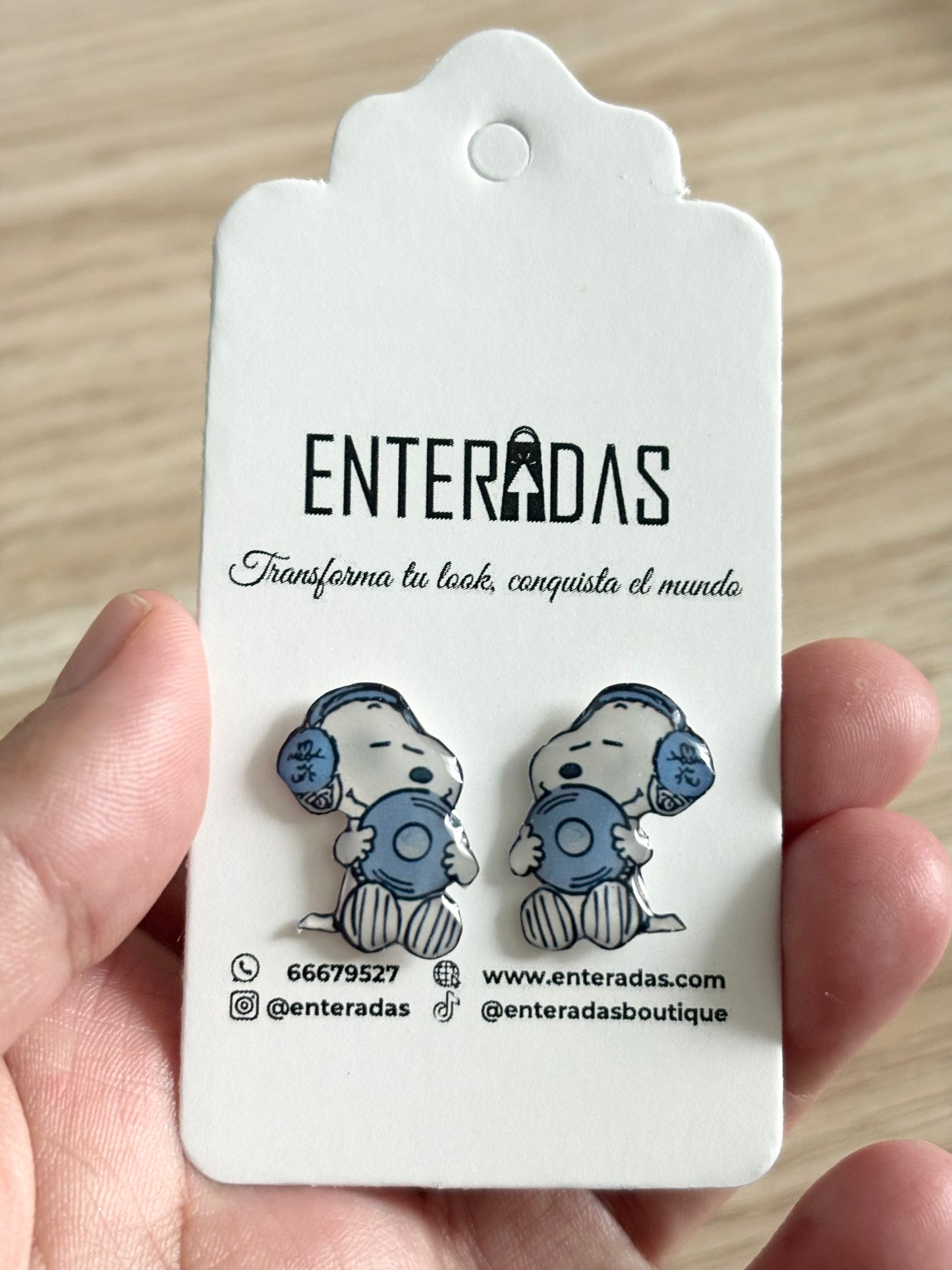 Aretes de Snoopy música