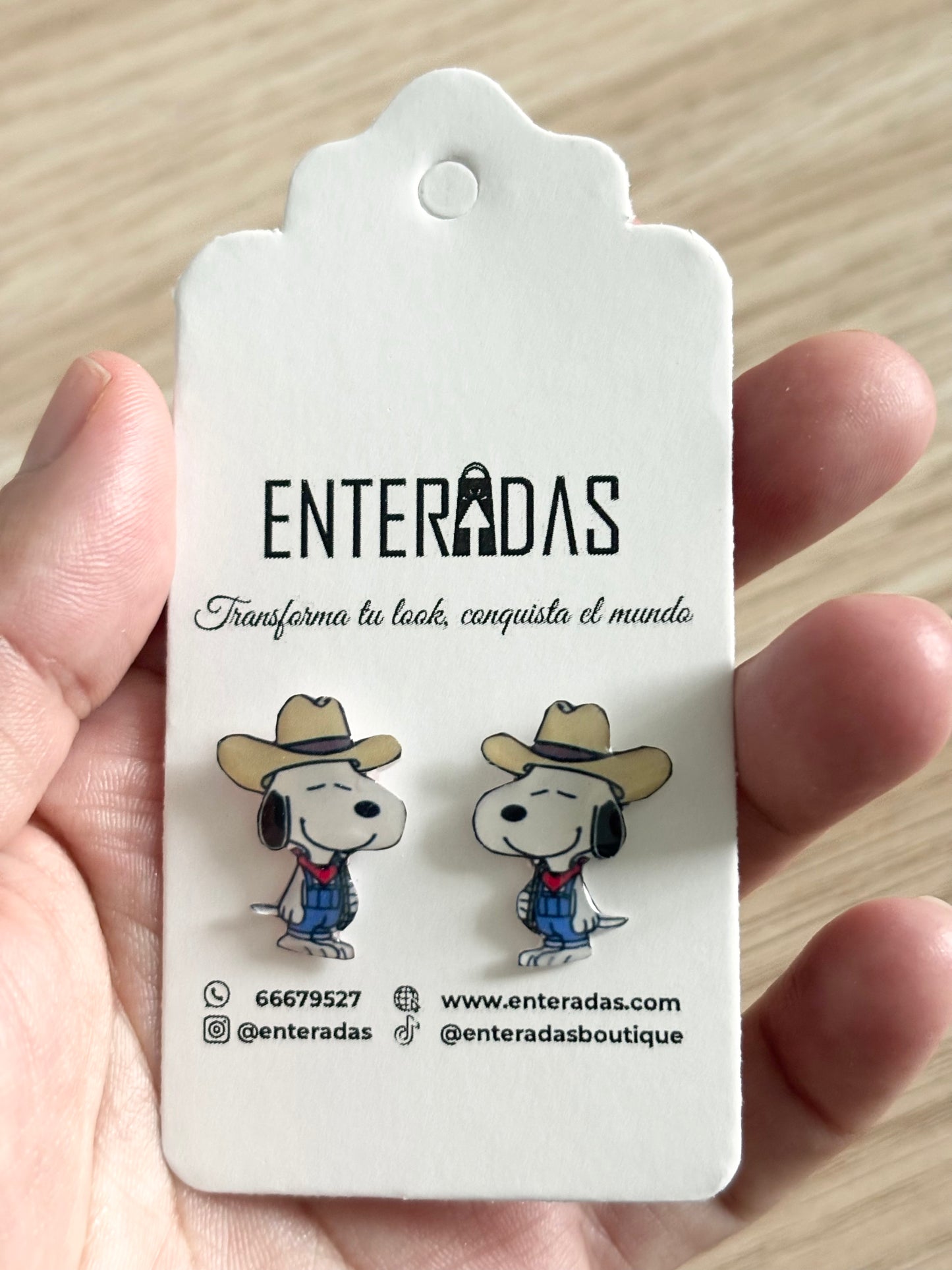 Aretes de Snoopy Panama