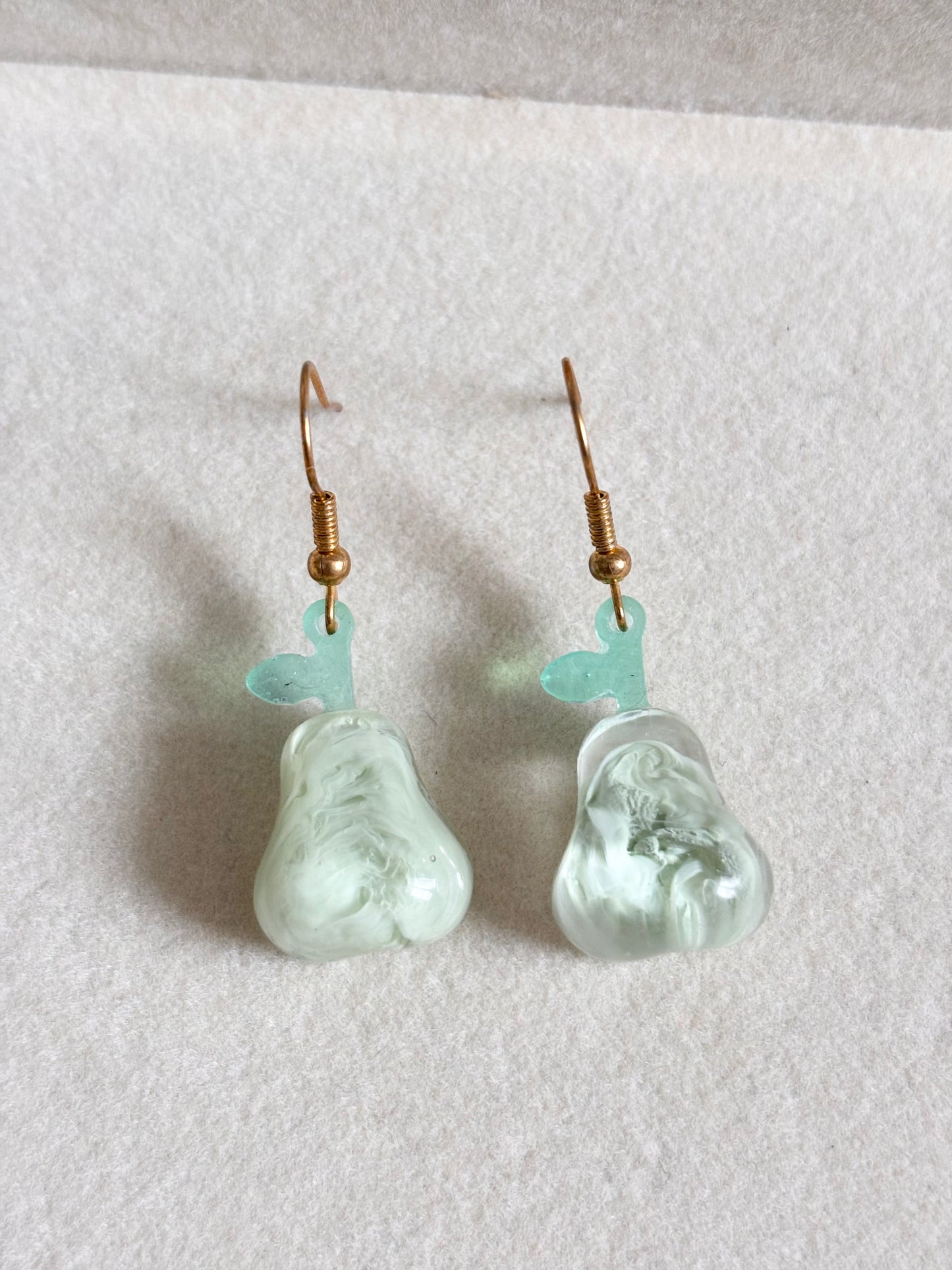 Aretes pera traslucida