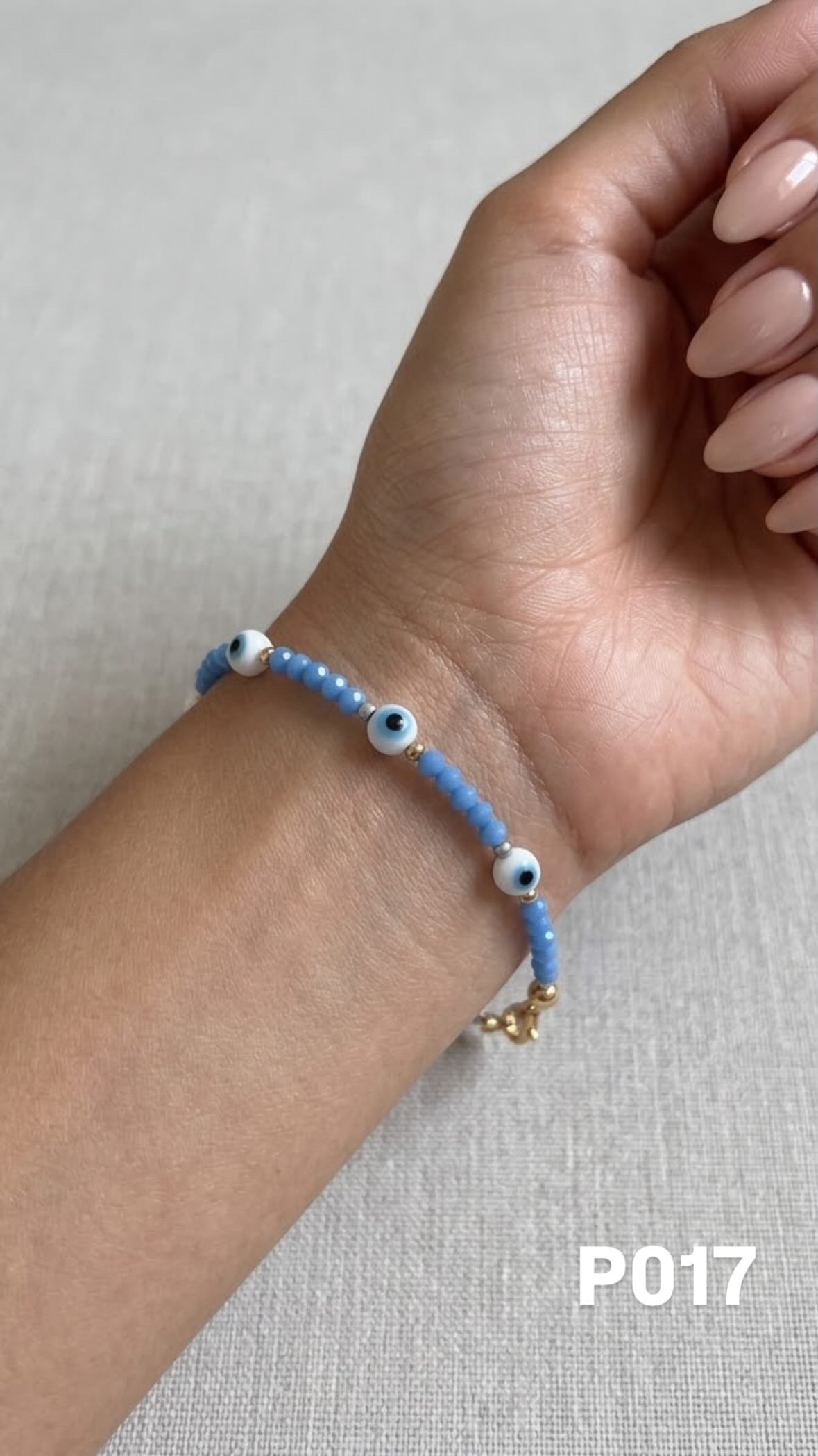 Pulsera ojitos celeste