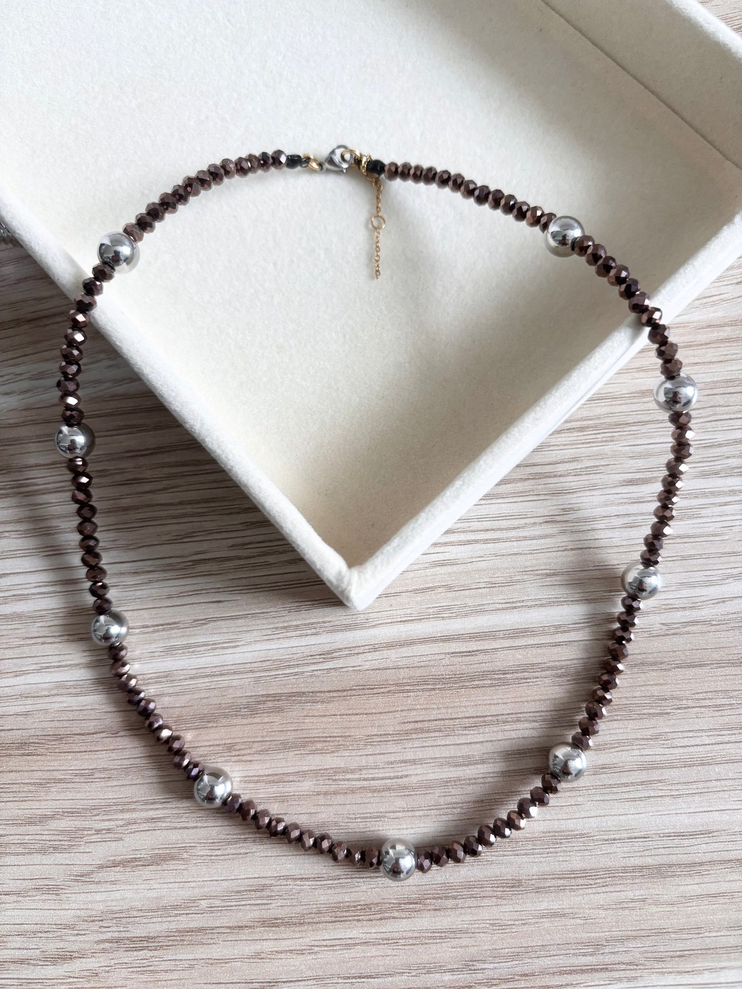 Collar cristales chekos bronce