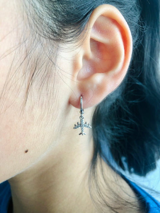 Argollas avion plateado